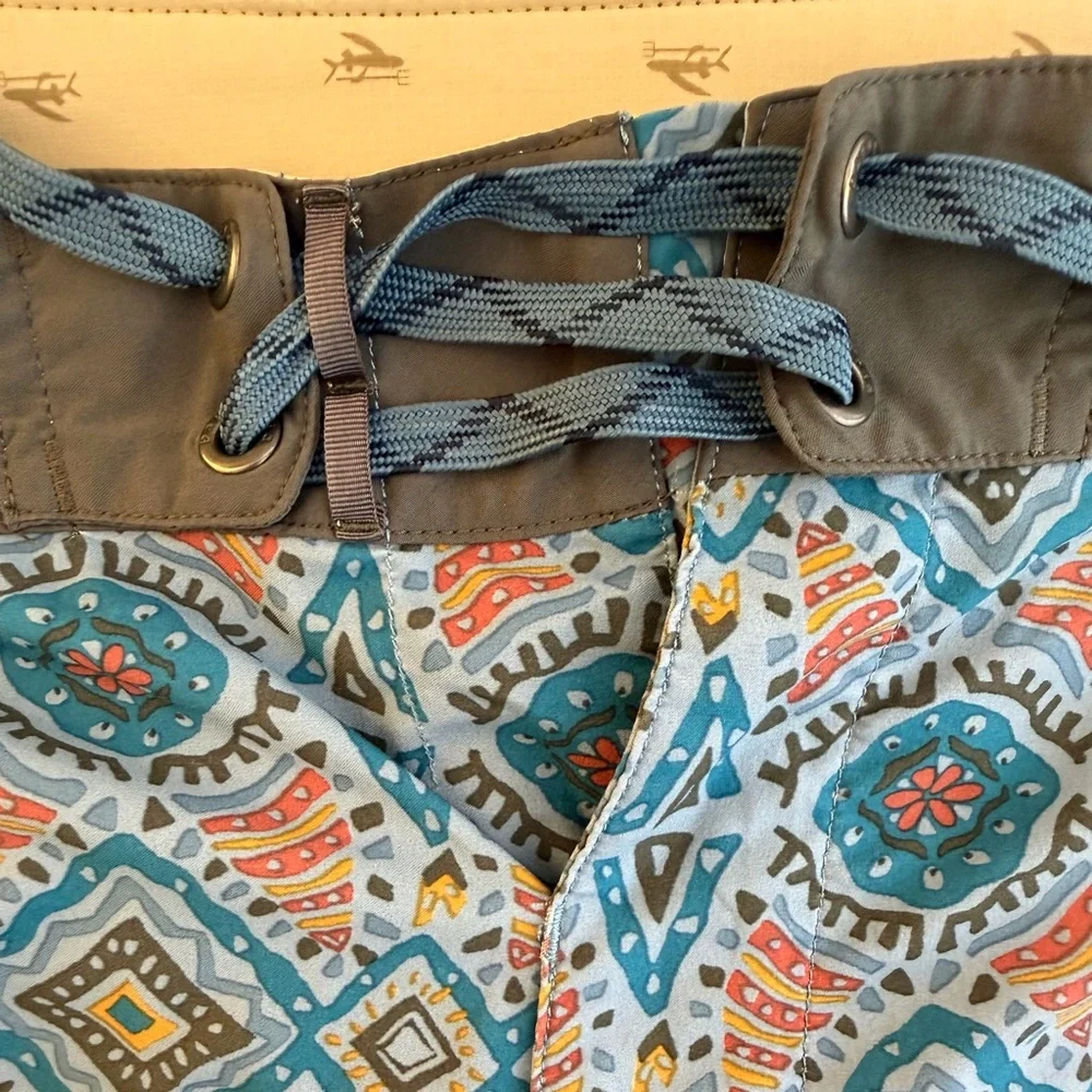 Patagonia Men Stretch Planing Geometric Print Board Performance Shorts Sz 34